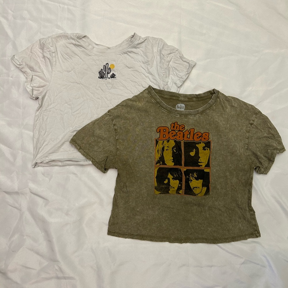 Graphic crop tees bundle (large)